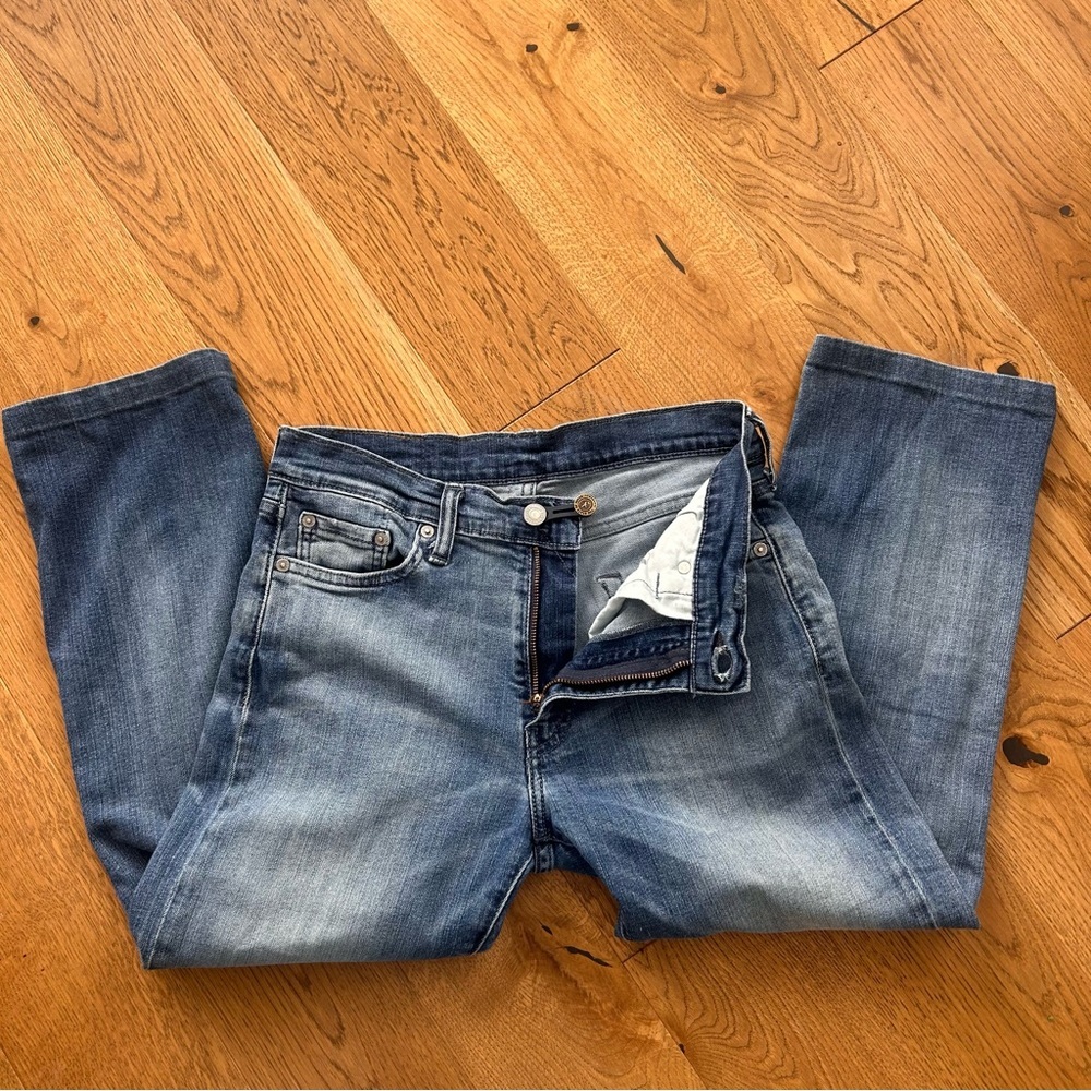 Levi's 513™ Slim Straight jeans. - Picture 3 of 15